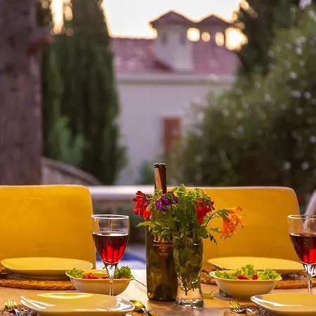 Mel, Lavanta, Hotel 4*