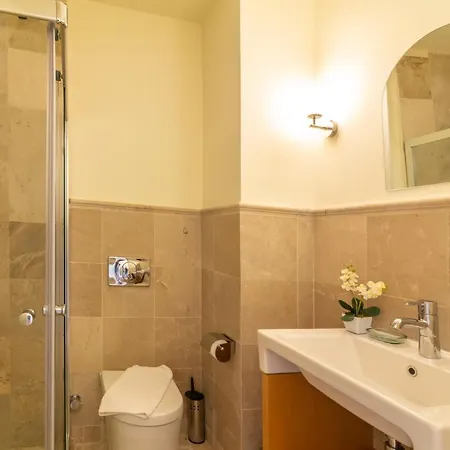 Hotel Mel, Lavanta,